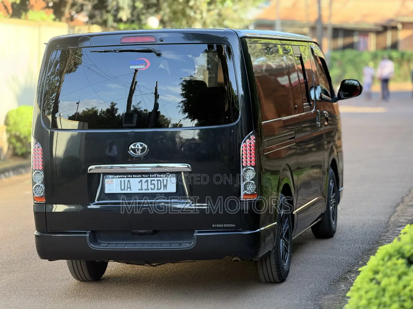 Toyota HiAce 2012 Black