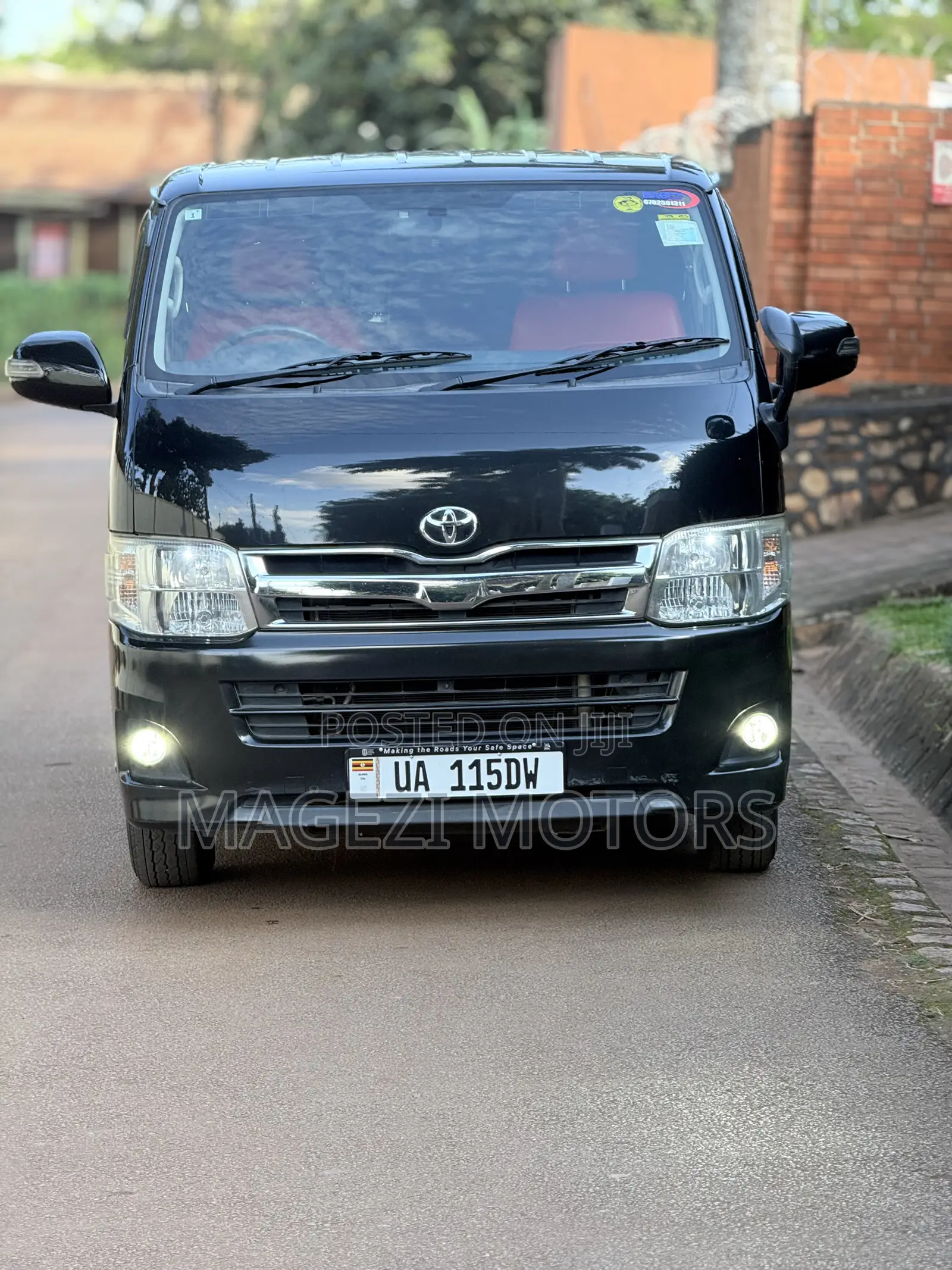 Toyota HiAce 2012 Black