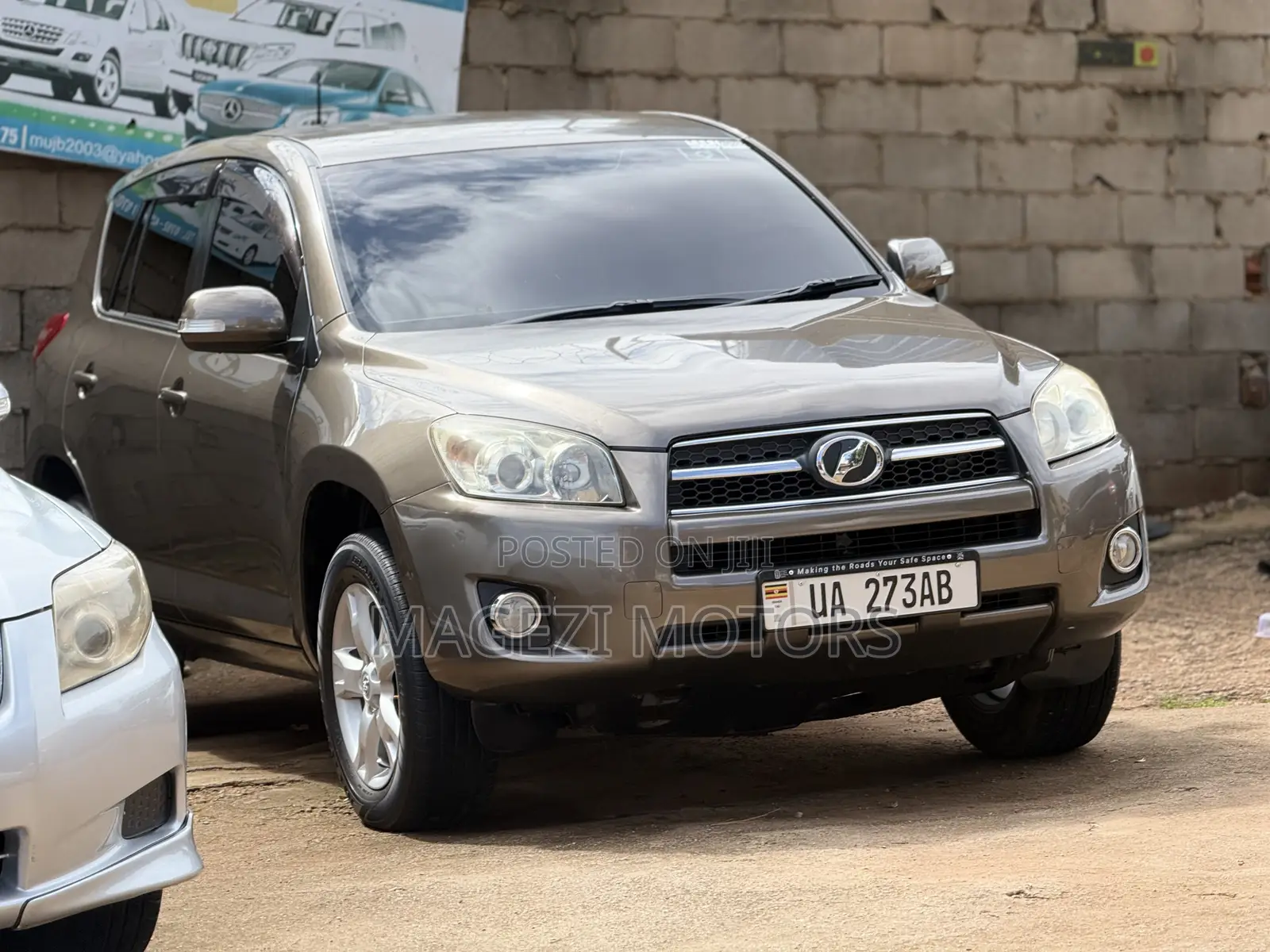 Toyota RAV4 2010 Brown