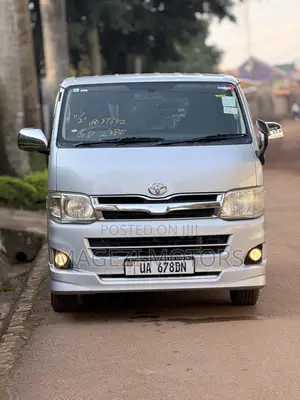 Toyota HiAce 2012 Silver