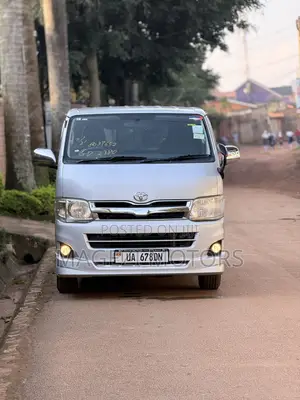 Toyota HiAce 2012 Silver
