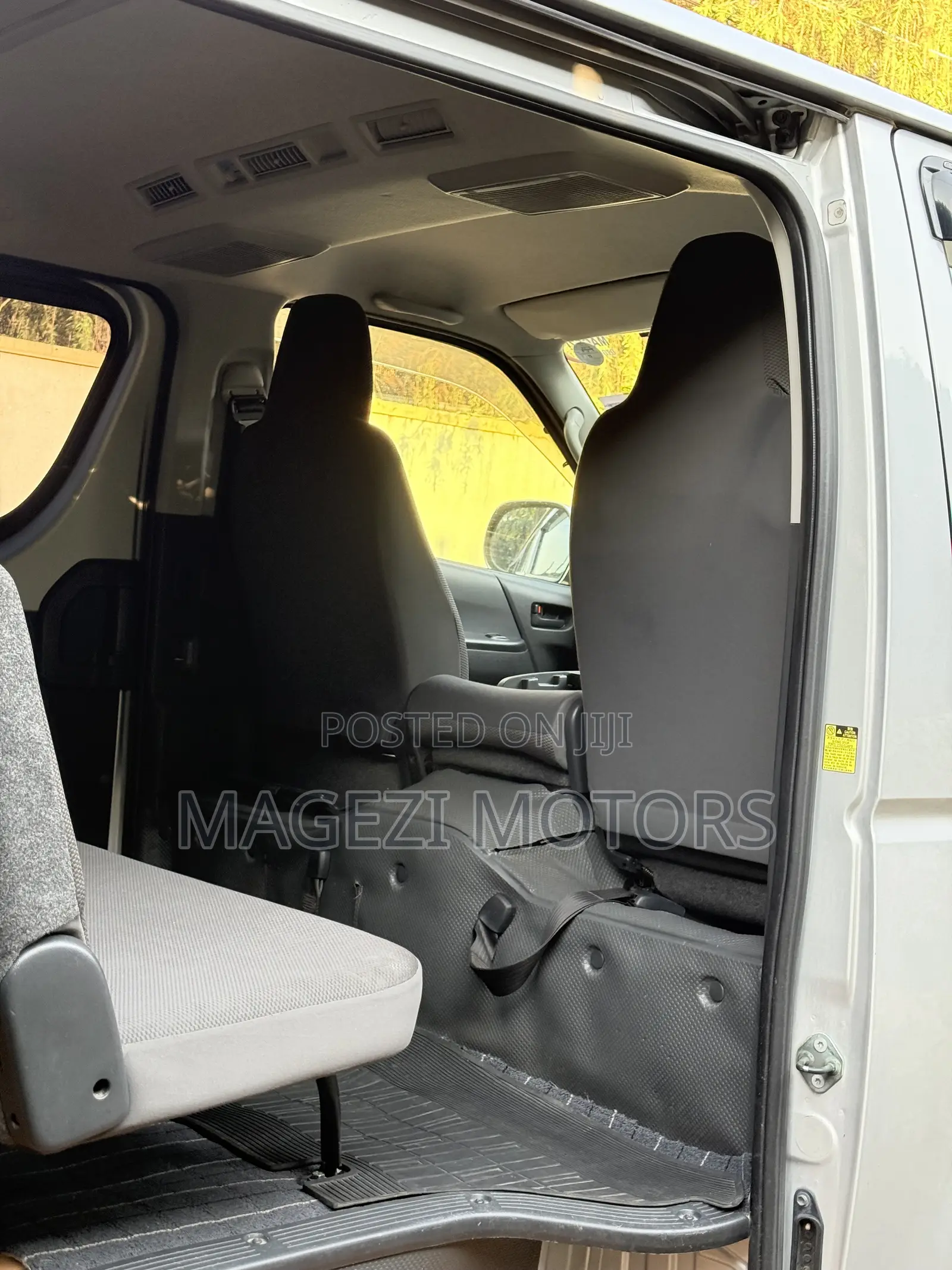 Toyota HiAce 2012 Silver