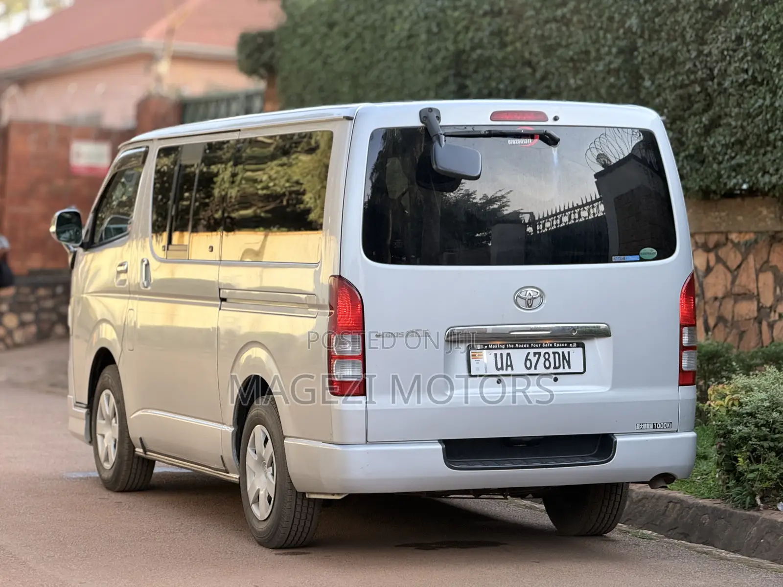 Toyota HiAce 2012 Silver