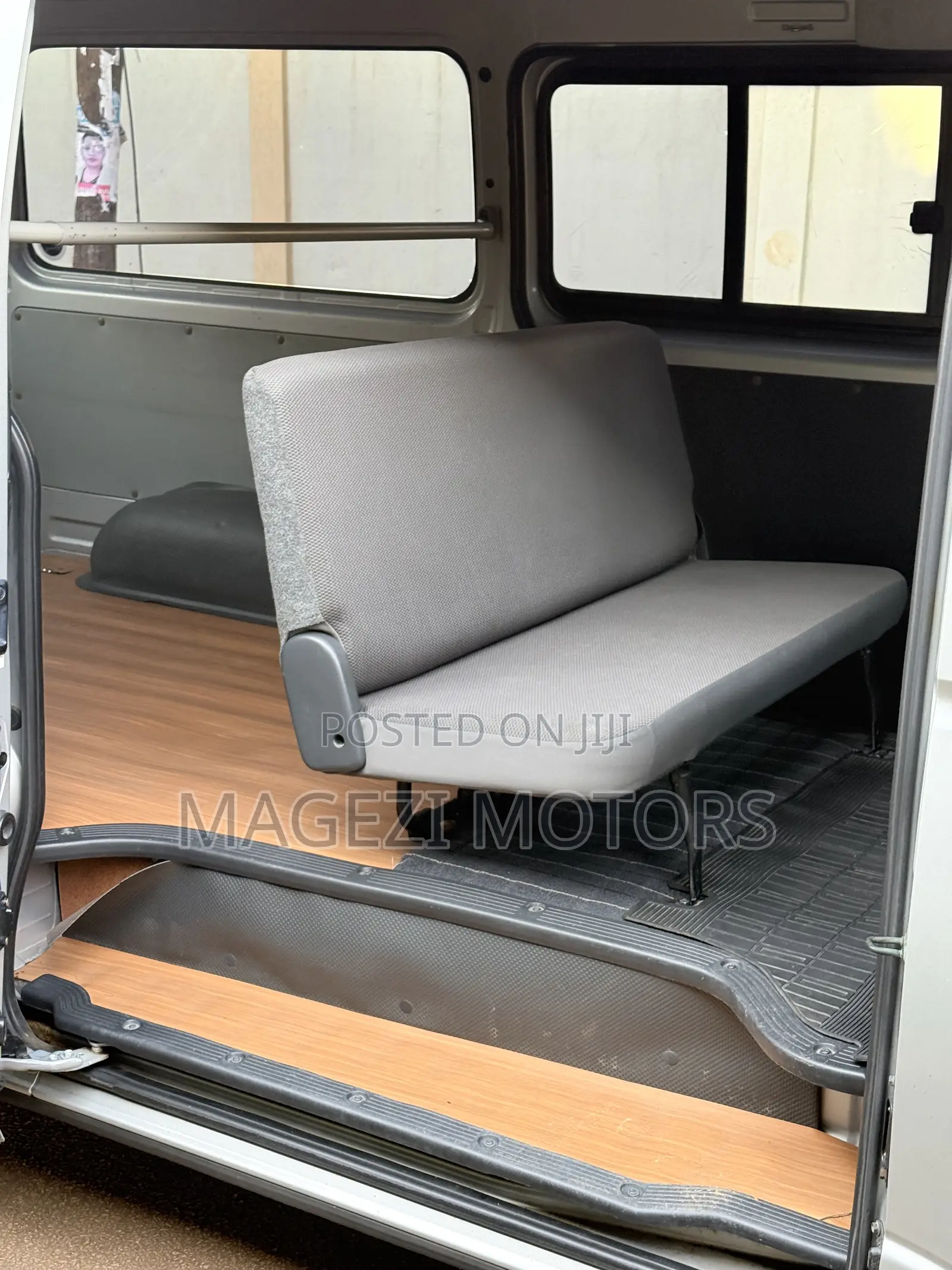 Toyota HiAce 2012 Silver