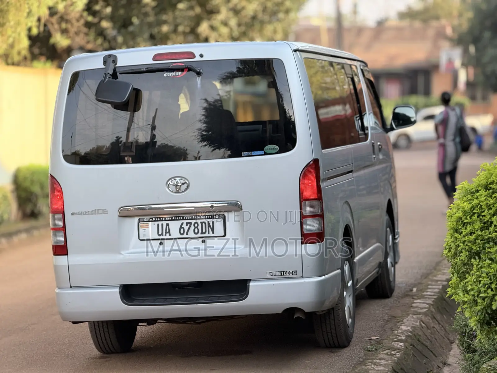 Toyota HiAce 2012 Silver