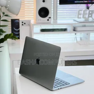 New Laptop Apple MacBook Pro 2023 M2 16GB Apple M2 SSHD+SSD 512GB
