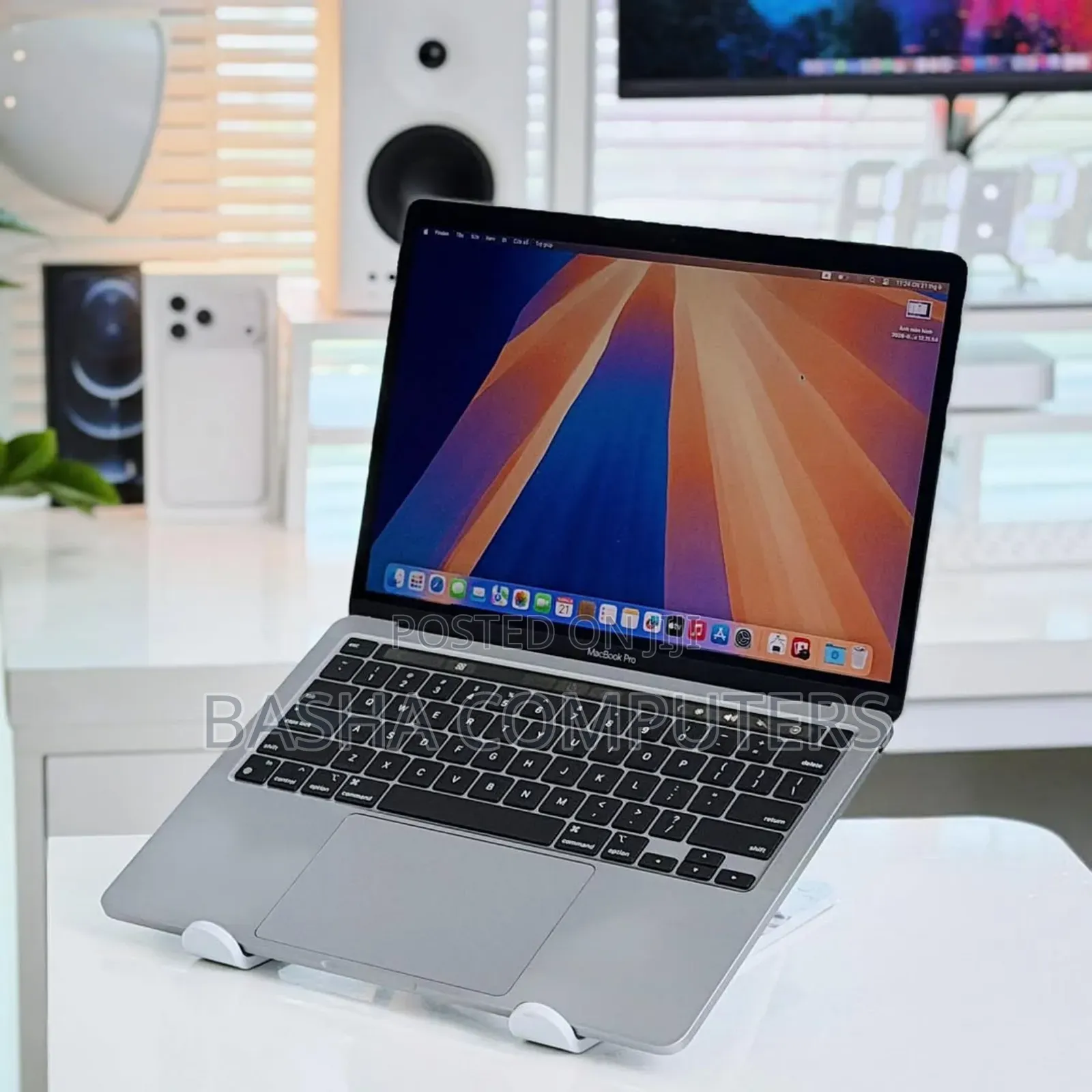 New Laptop Apple MacBook Pro 2023 M2 16GB Apple M2 SSHD+SSD 512GB