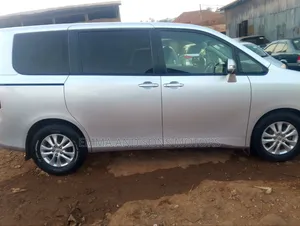 Toyota Noah 2012 Silver