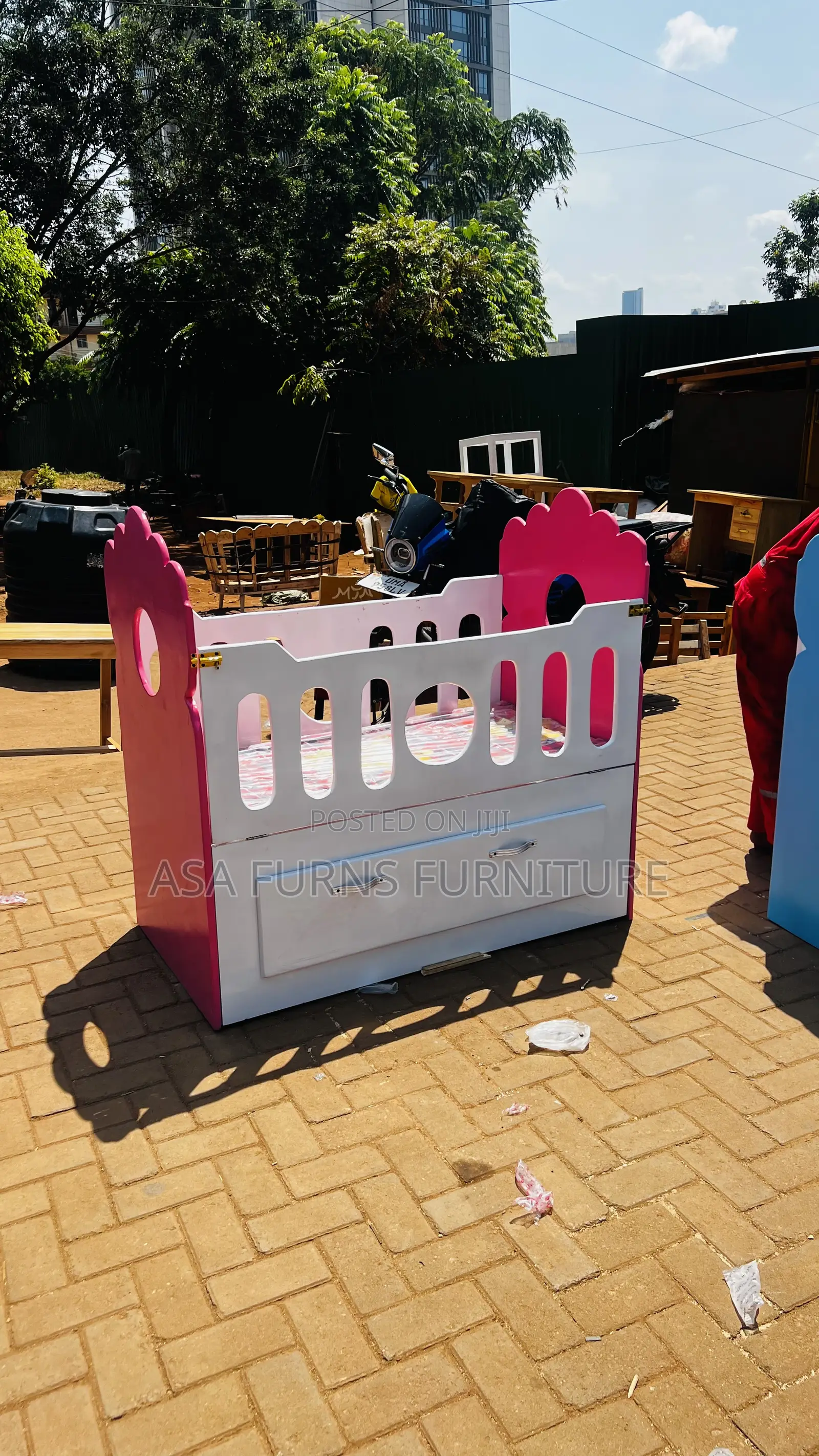 Kids /Baby Beds/Baby Cots