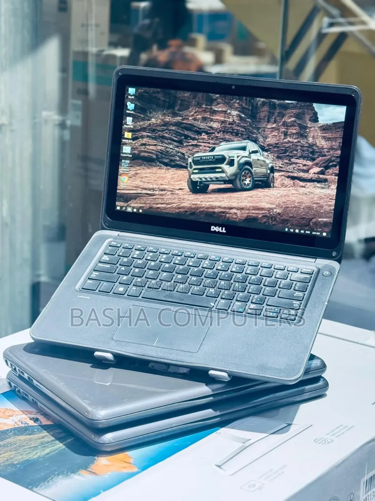 New Laptop Dell 4GB Intel Core i7 SSD 256GB