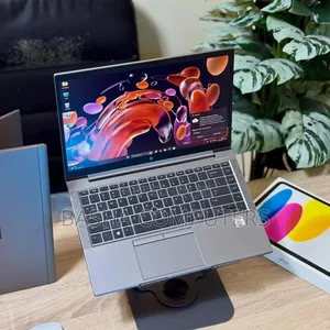 New Laptop HP ZBook Firefly 14 G7 16GB Intel Core i7 SSHD+SSD 512GB