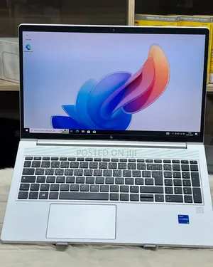 New Laptop HP EliteBook 640 G9 16GB Intel Core i7 SSHD+SSD 512GB
