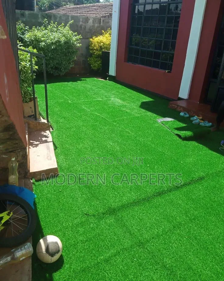 Lopic Green Grass