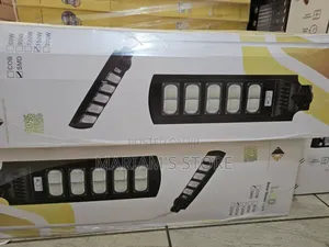Solar Street Lights Are Featured on Boxes From Pearlight.