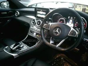 Mercedes-Benz 200 2017 Black