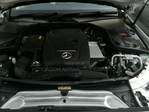 Mercedes-Benz 200 2017 Black