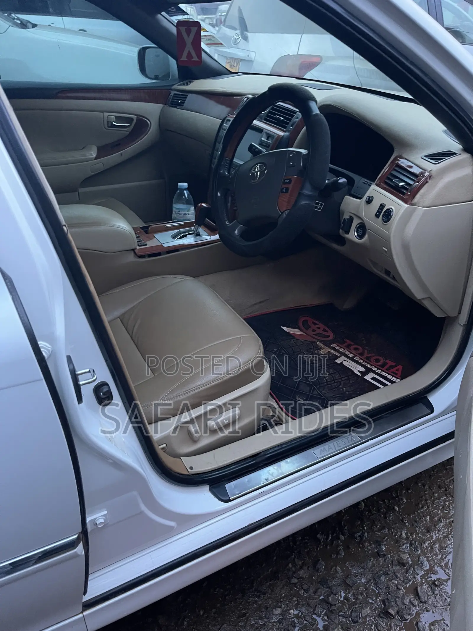 Toyota Crown 2010 White