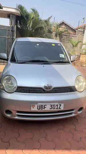 Toyota Sienta 2006 Silver