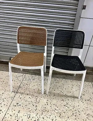 New Styled Plastic Chairs Plastic Chairs for Restaurant Hotel and Hme