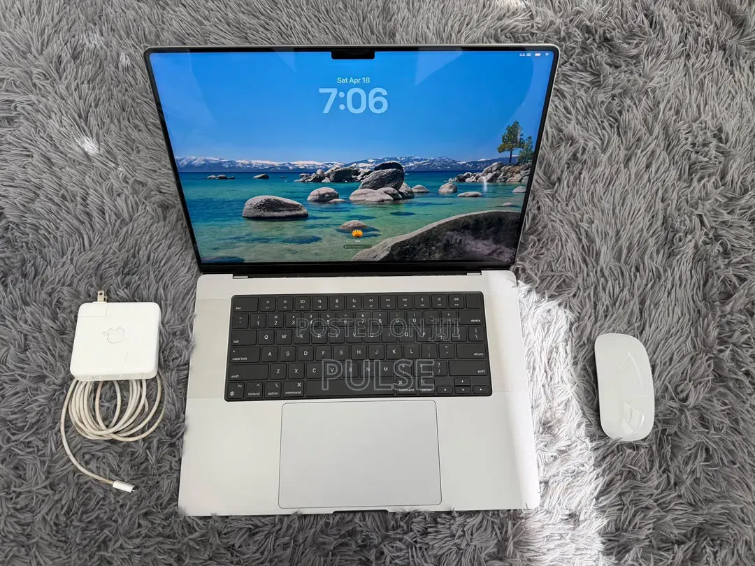Laptop Apple MacBook Pro 2023 M2 Max 16GB Apple M4 Pro SSD 512GB