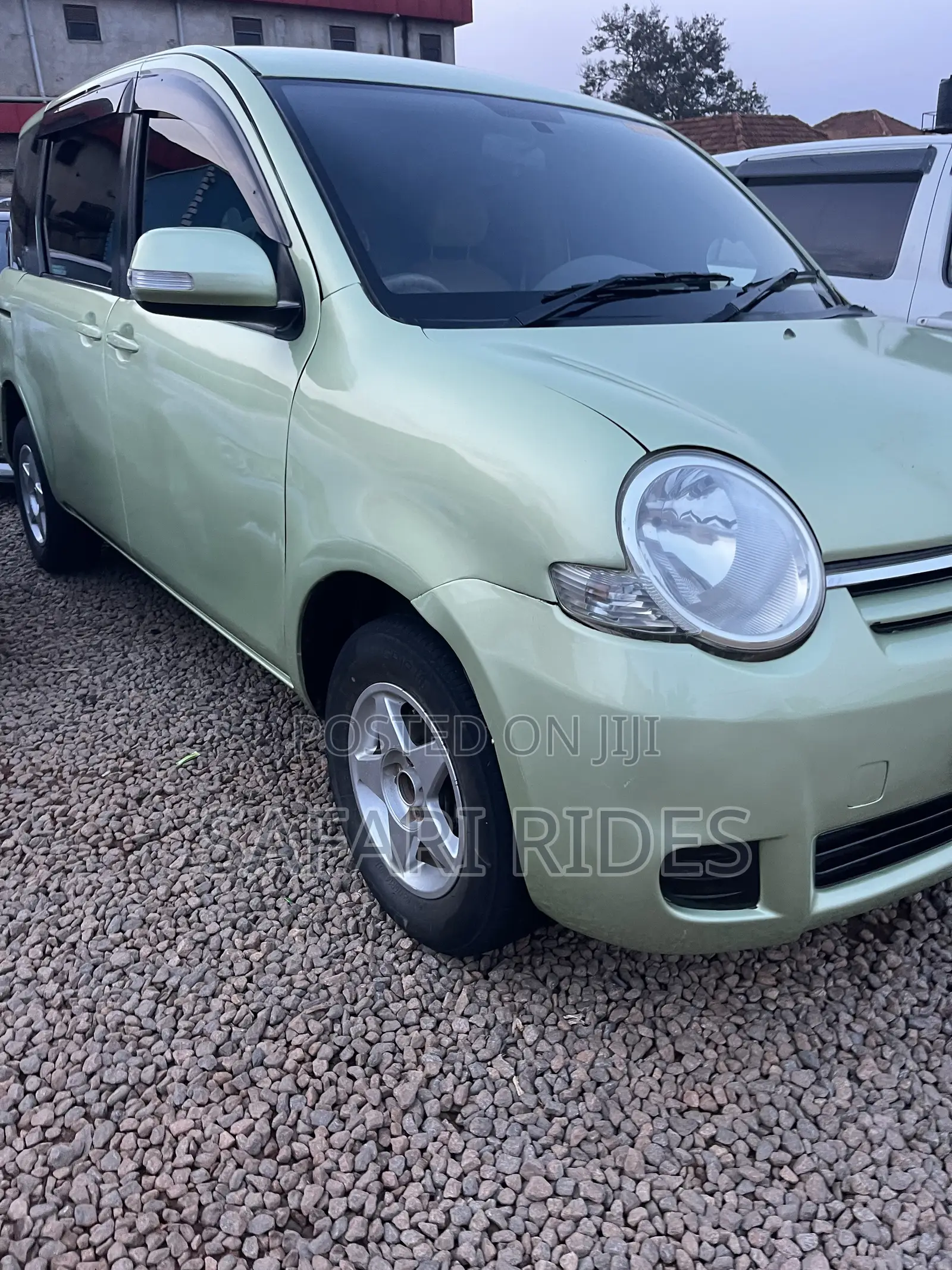 Toyota Sienta 2007 Green
