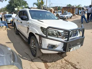 Nissan Navara 2015 White