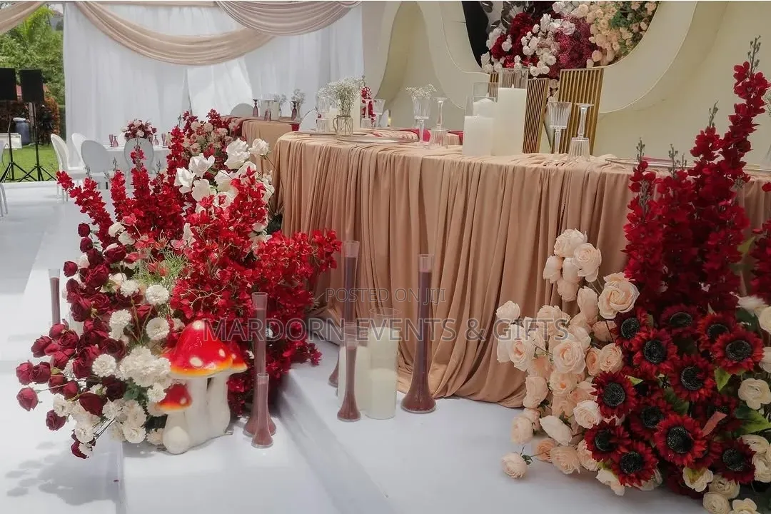 Burgundy,Nude Cream Wedding Decor