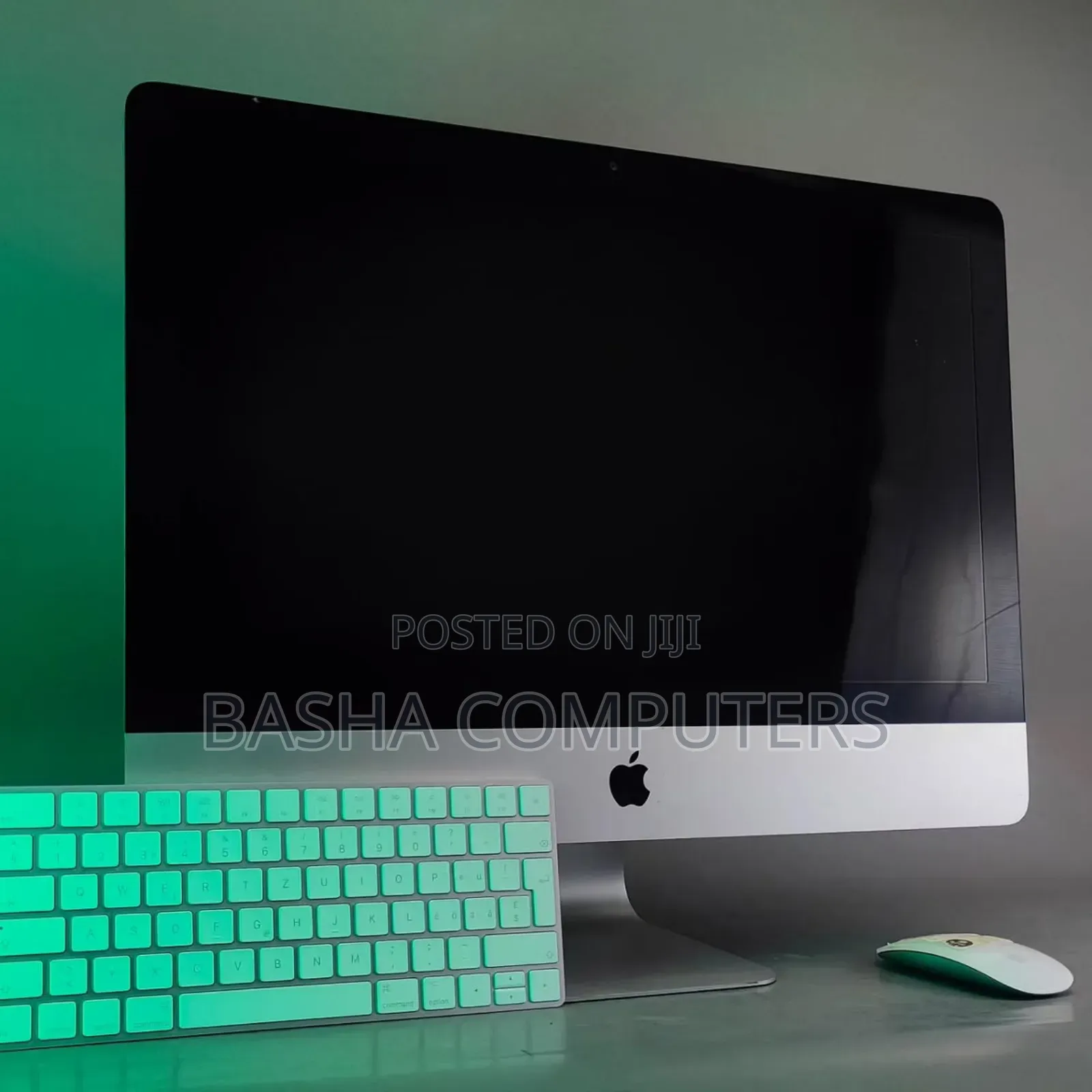 New Desktop Computer Apple iMac 8GB Intel Core i5 SSD 256GB