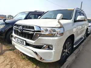 Toyota Land Cruiser 2010 White