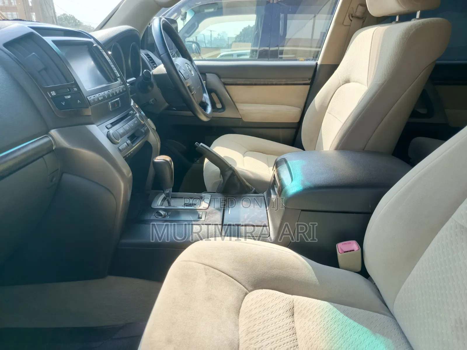 Toyota Land Cruiser 2010 White
