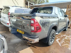 Toyota Hilux 2018 Green
