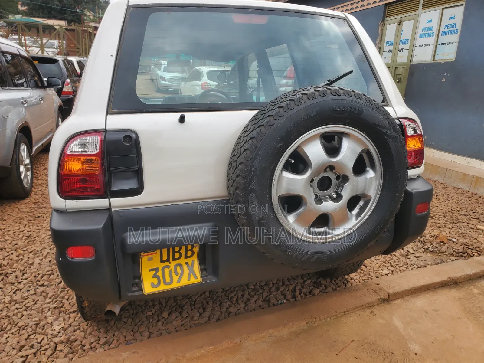 Toyota RAV4 Automatic 2000 White