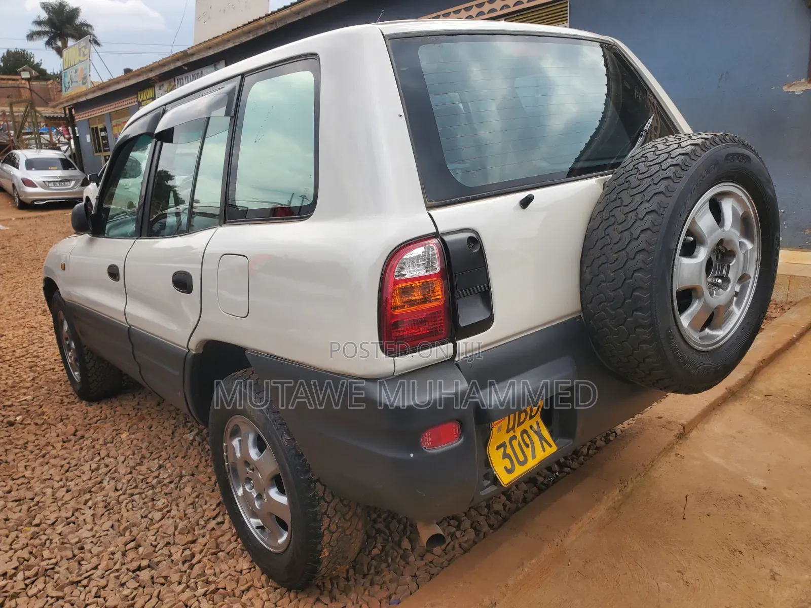 Toyota RAV4 Automatic 2000 White