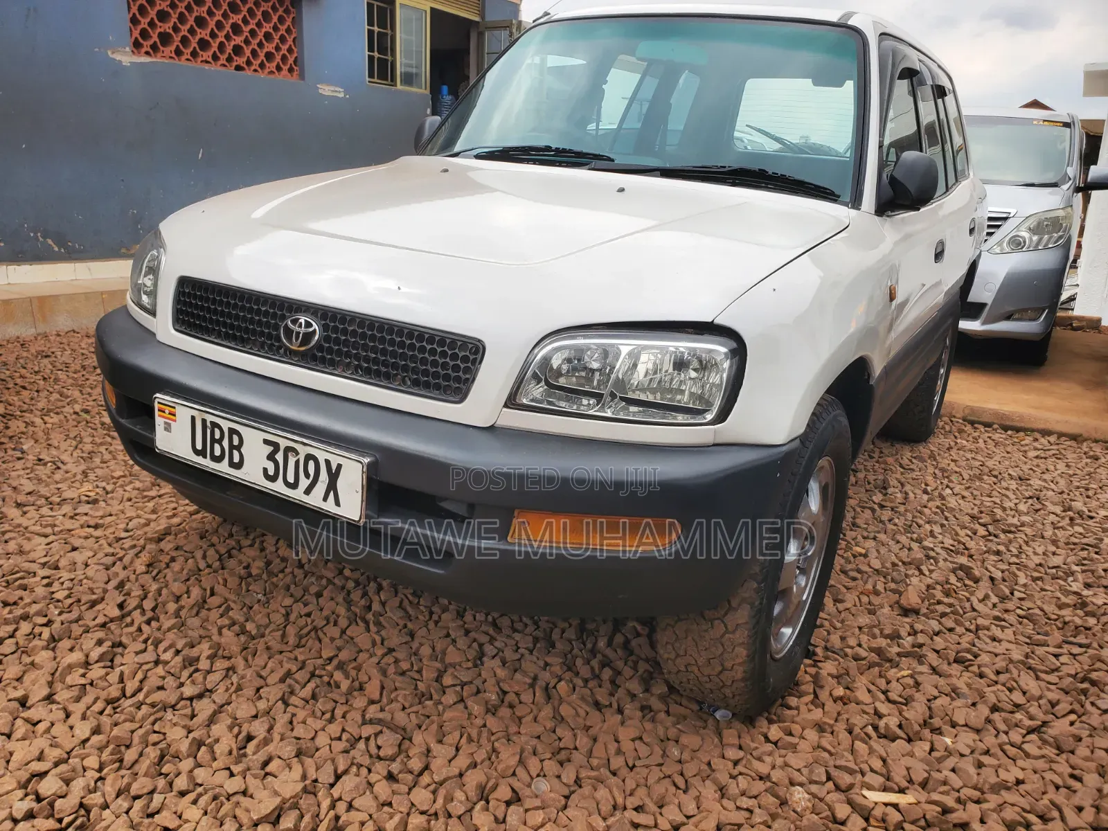 Toyota RAV4 Automatic 2000 White