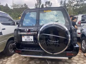 Nissan Patrol 2010 Black