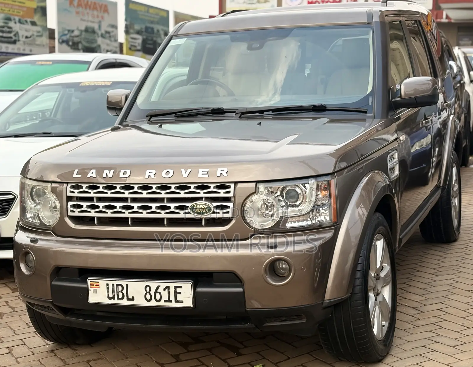 Land Rover Discovery 2014 Gold