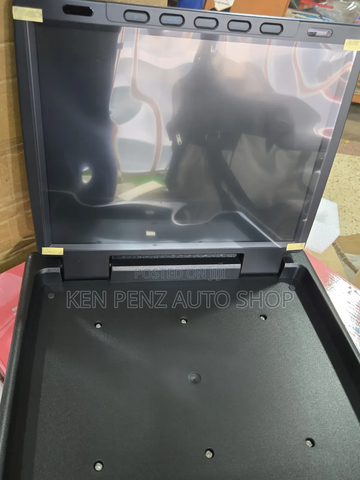 Car Ceiling Mount Flip Down Radio Screen and Monitor