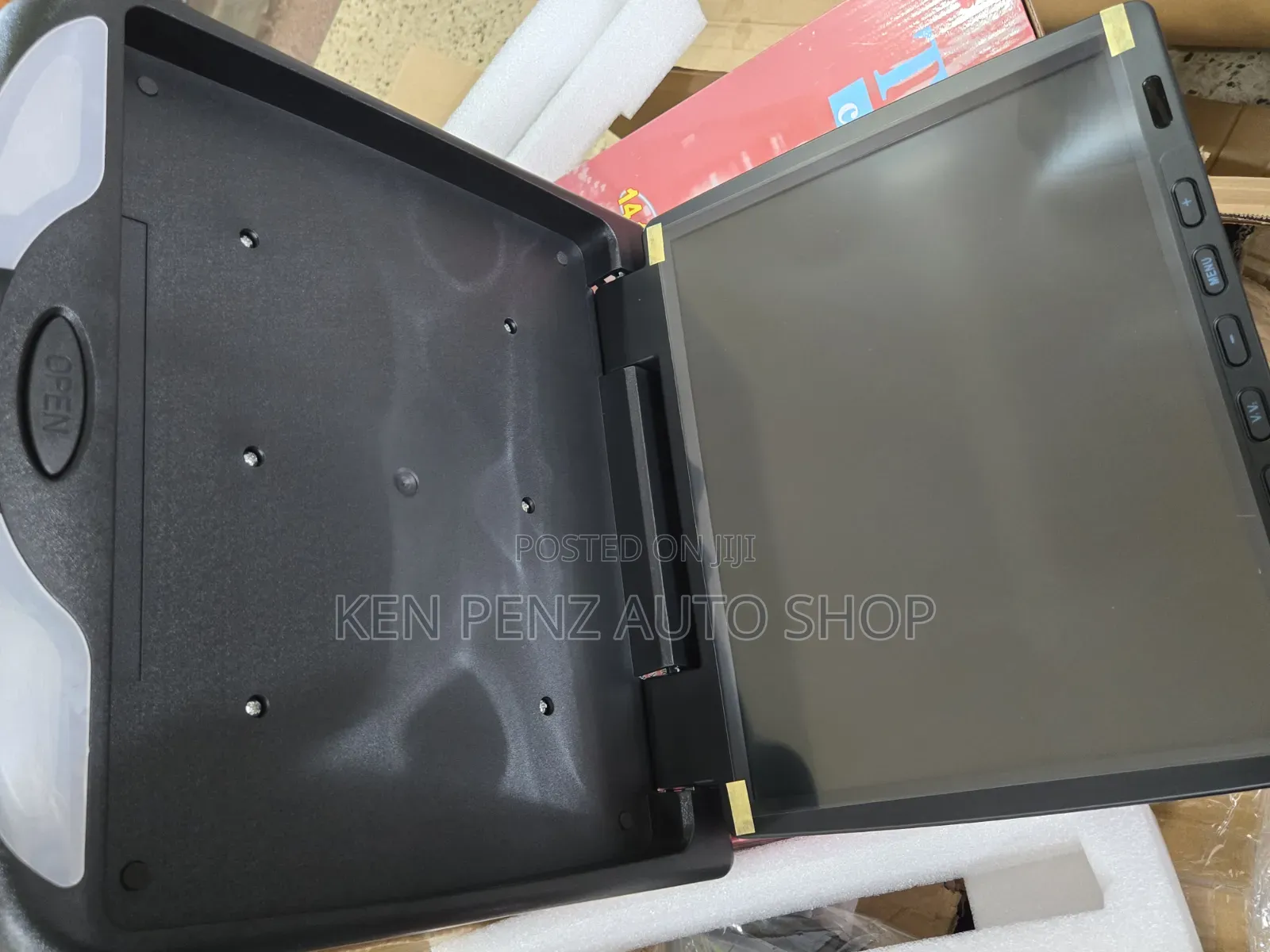 Car Ceiling Mount Flip Down Radio Screen and Monitor