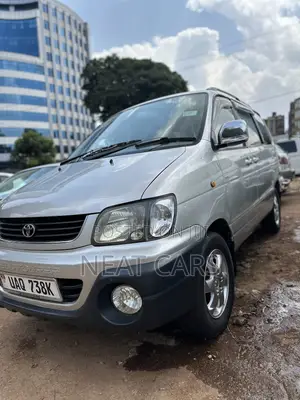 Toyota Noah 2001 Silver