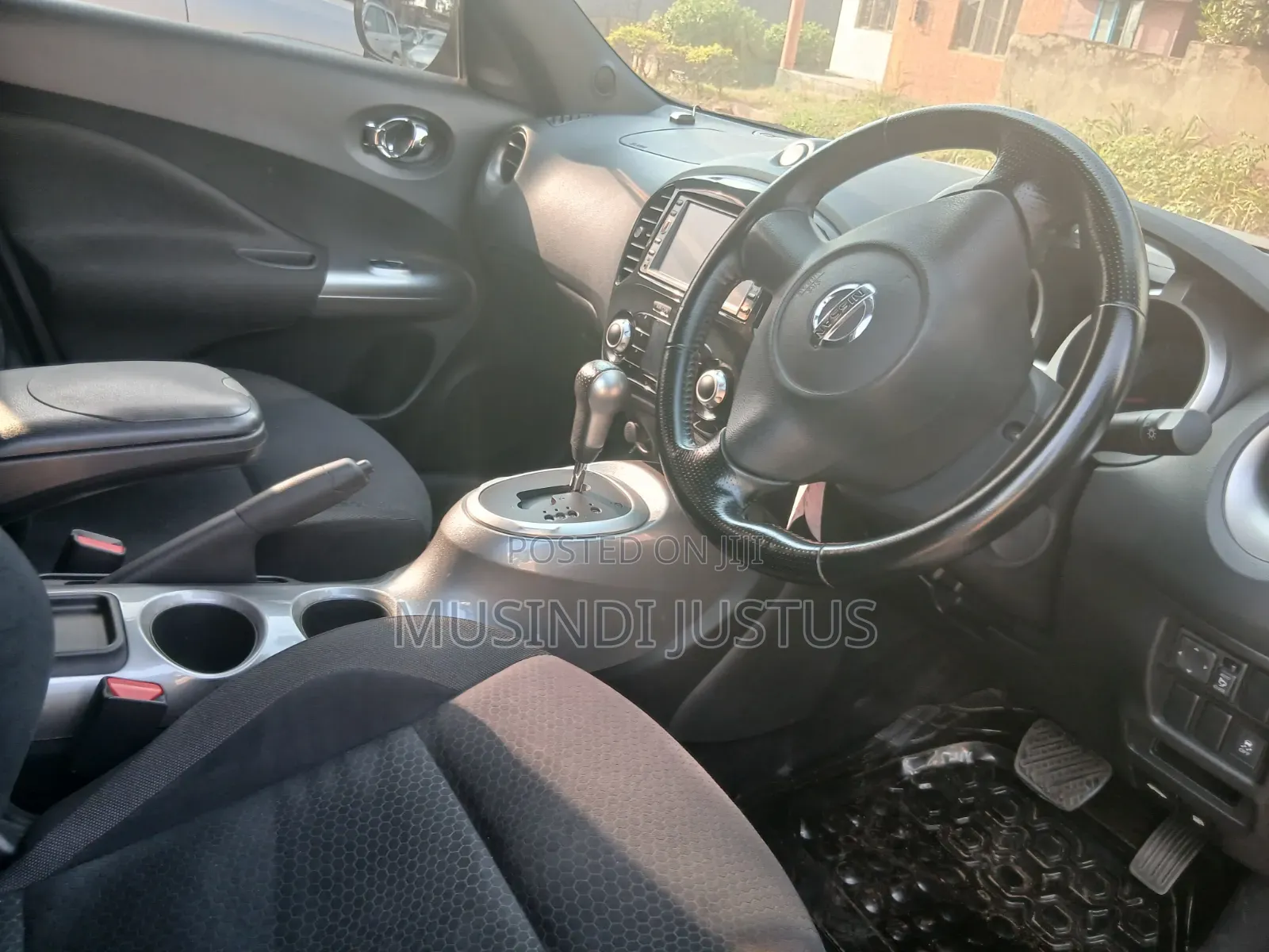 Nissan Juke 2011 Gray