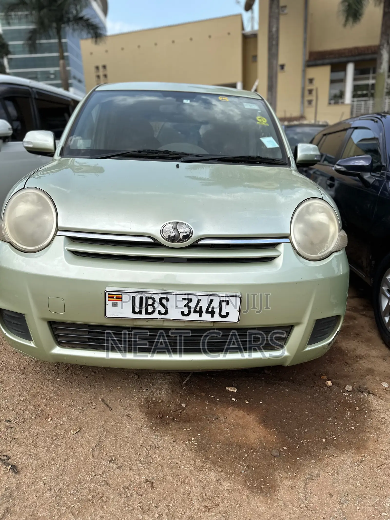 Toyota Sienta 2008 Green