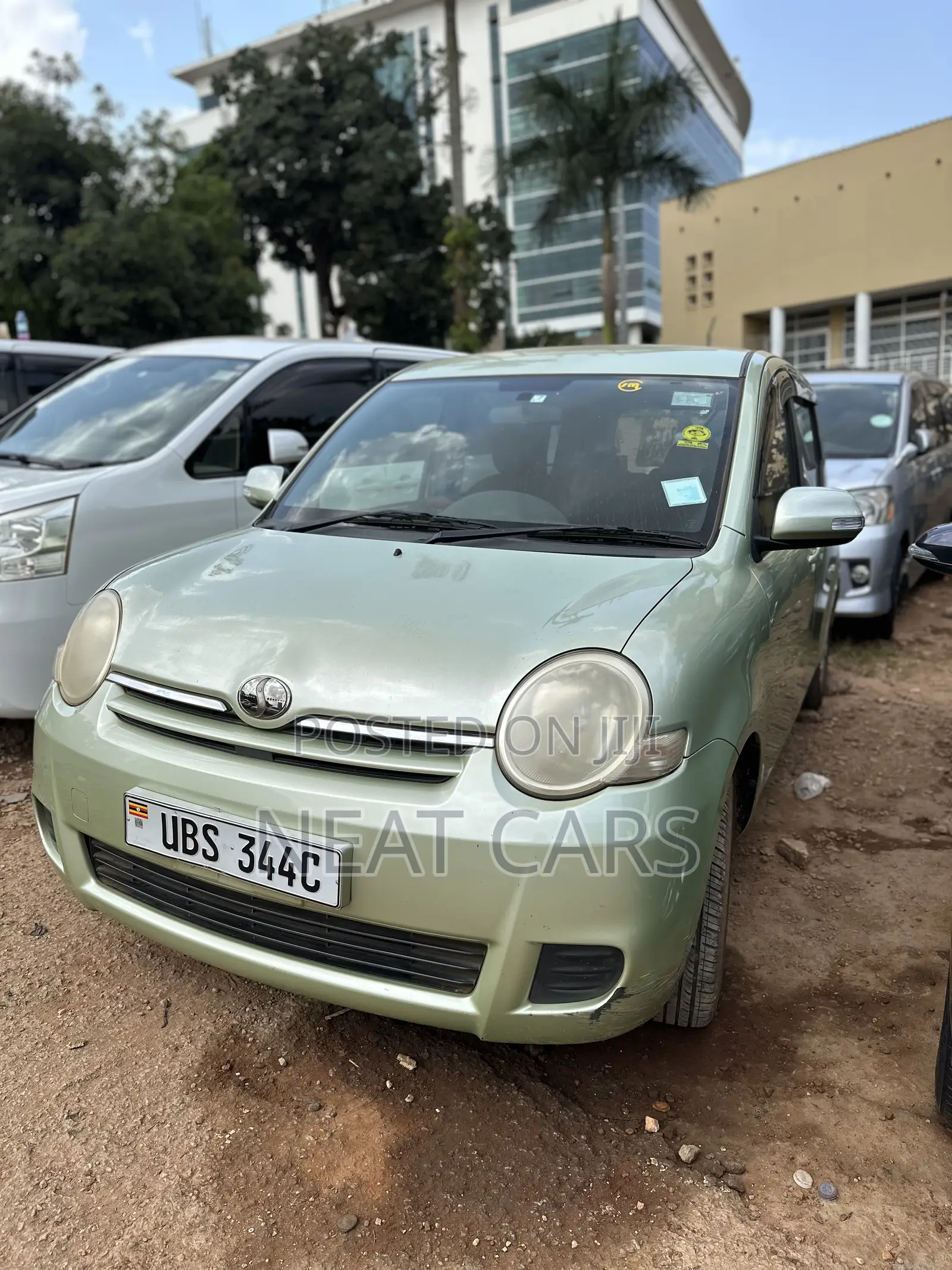 Toyota Sienta 2008 Green