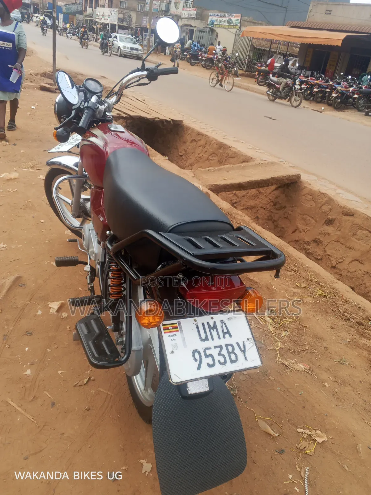 Bajaj Boxer 100 2025 Red