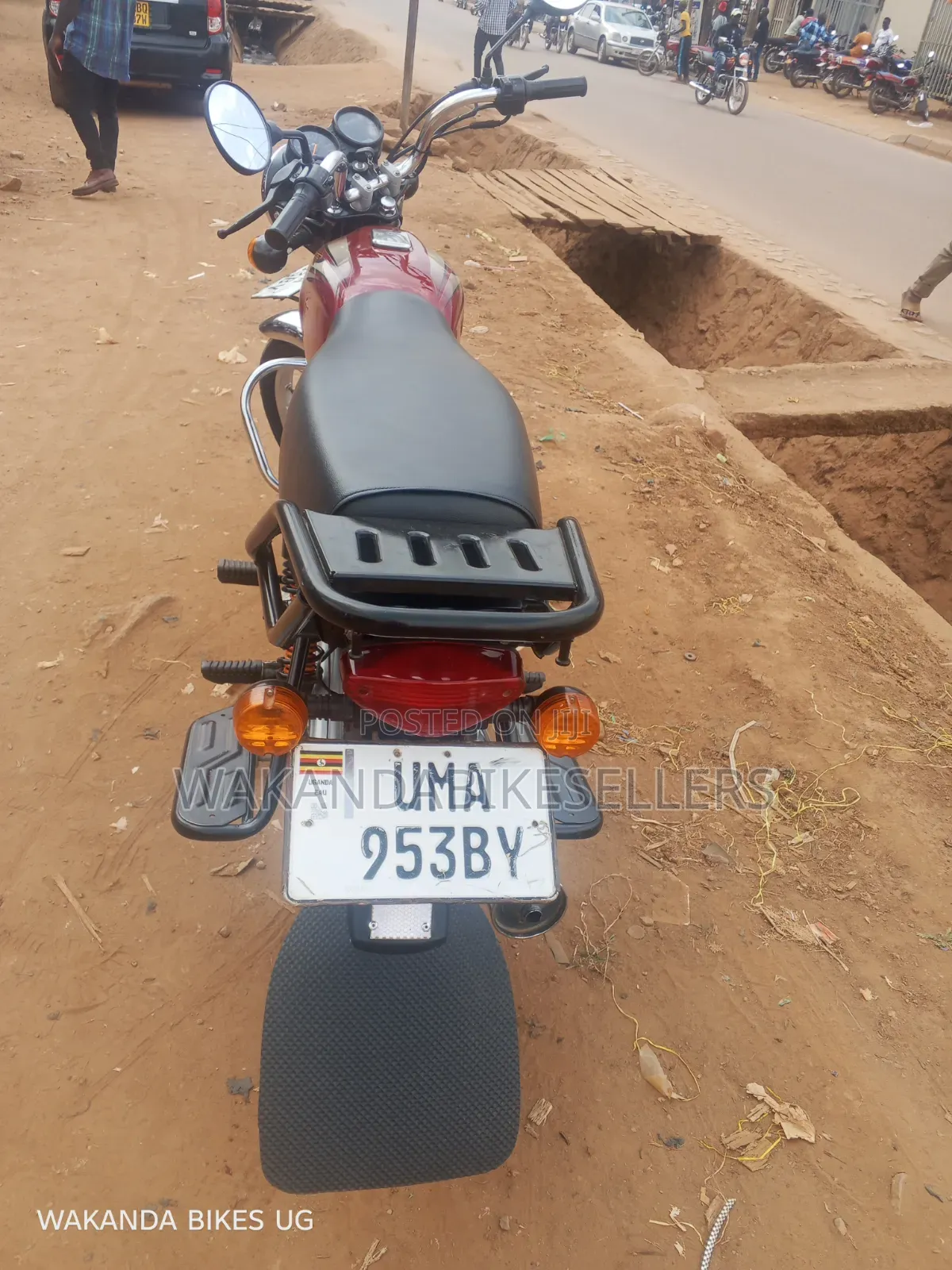 Bajaj Boxer 100 2025 Red