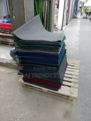 Side to Side Woolen Carpets Per Square Metre