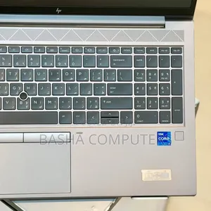 New Laptop HP ZBook Firefly G8 16GB Intel Core i7 SSD 512GB