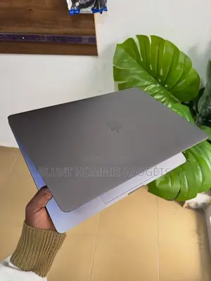 Laptop Apple MacBook Pro 2019 16GB Intel Core i7 SSD 512GB