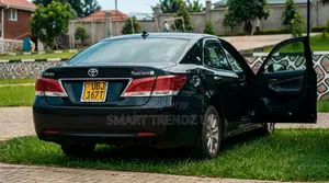Toyota Crown Majesta 2014 Black