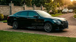 Toyota Crown Majesta 2014 Black