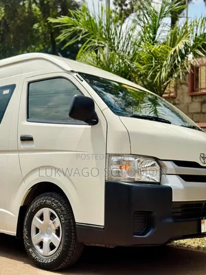 Car 2022 White